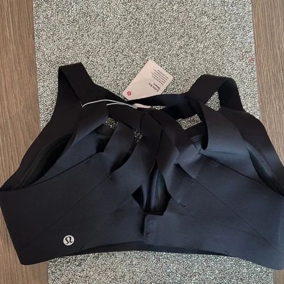 Lululemon Enlite Weave-Back Bra
High Support black‎  36B nwt - Picture 4 of 6